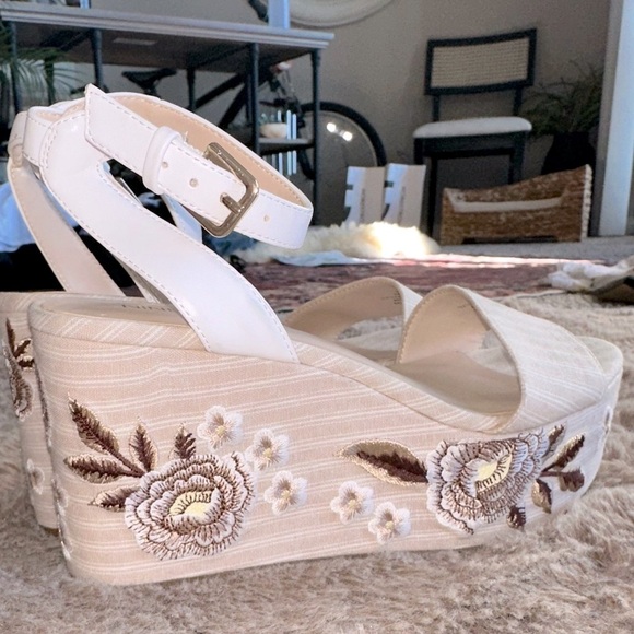 Nine West Wedge Heels - Picture 5 of 10